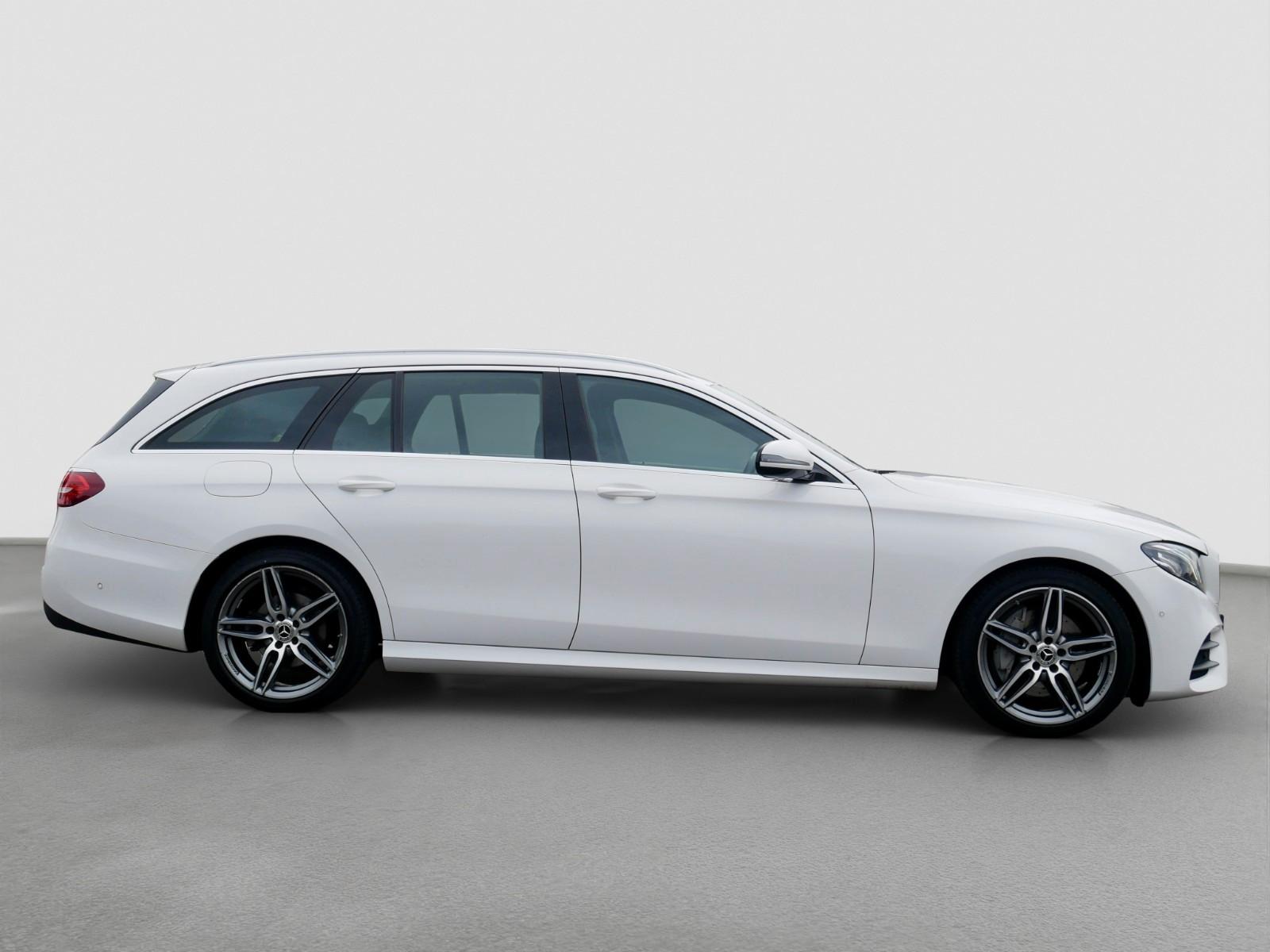 Mercedes-Benz E 220d  AMG Line 4Matic+AHK+LED+S-HEFT