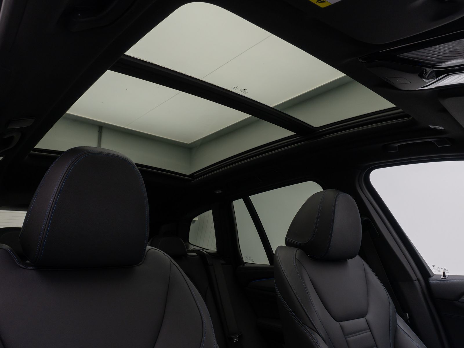 Fahrzeugabbildung BMW iX3 Impressive 360° HUD DAB H/K HUD AHK Panorama