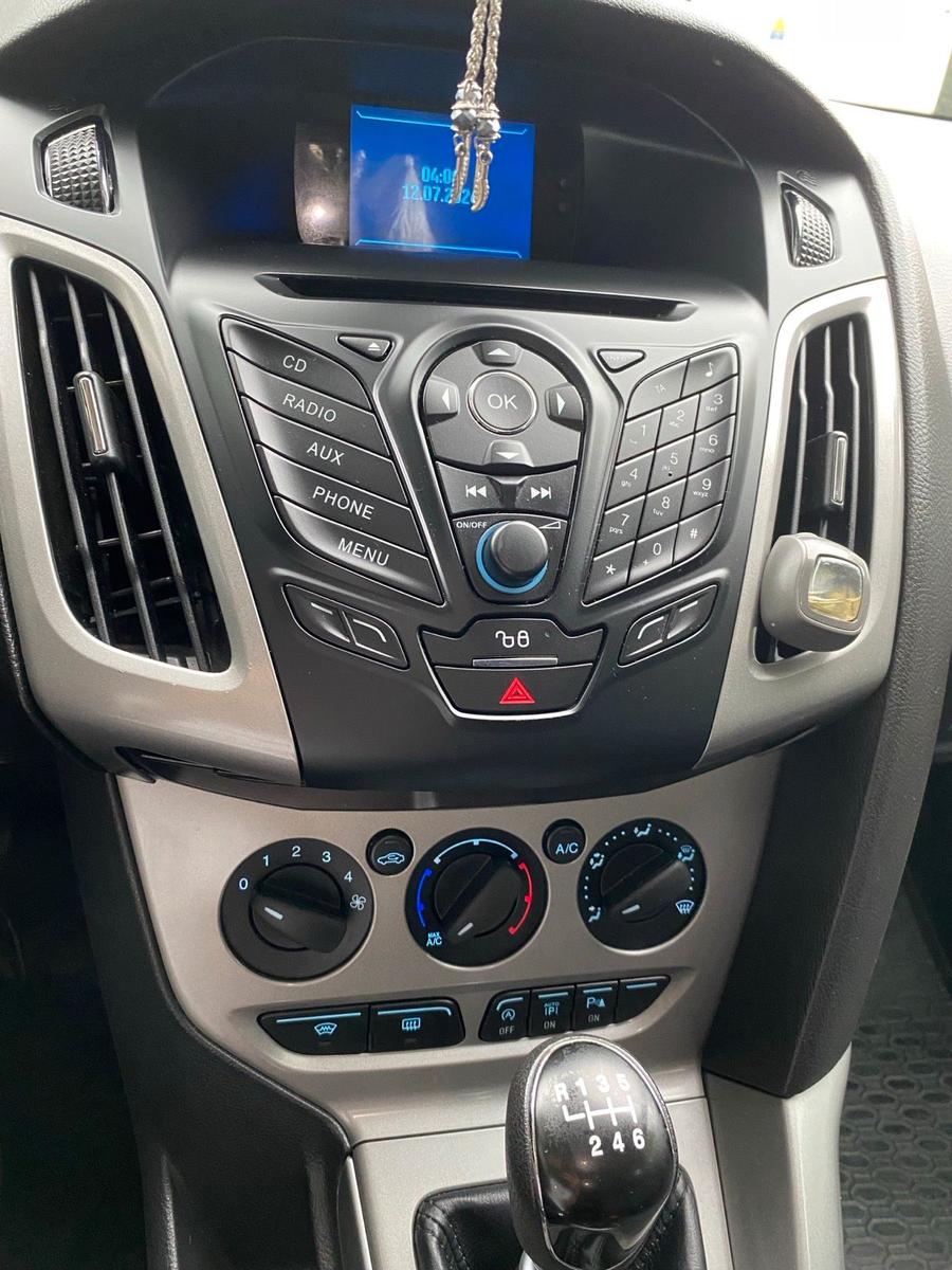 Ford Focus 2012 — photo 12