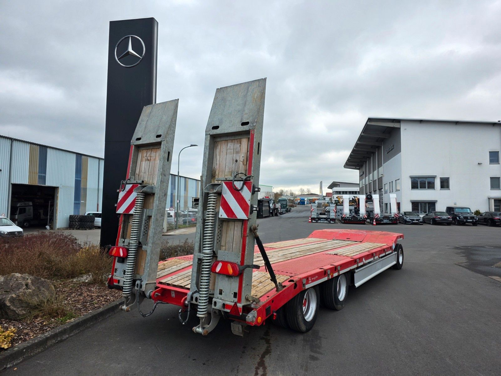 Fahrzeugabbildung Fliegl DTS 300 Rampen BPW auf 3.000mm verbreiterbar