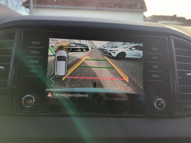 Fahrzeugabbildung SKODA Karoq 1.5 TSI Sportline AHK NAVI KAMERA