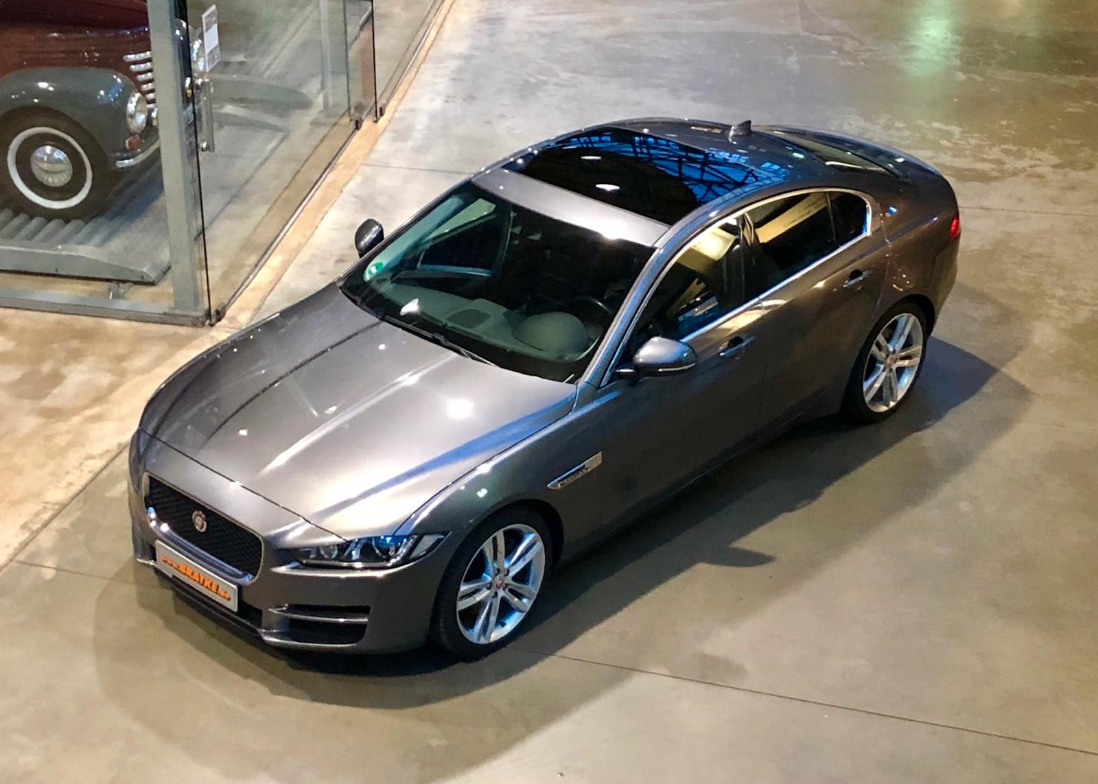 Jaguar Prestige 20t Benzin Leder Panoramadach 89tkm