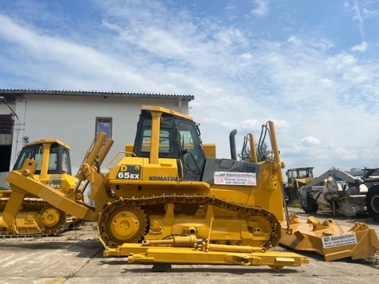 Komatsu D65EX12 mit Ripper