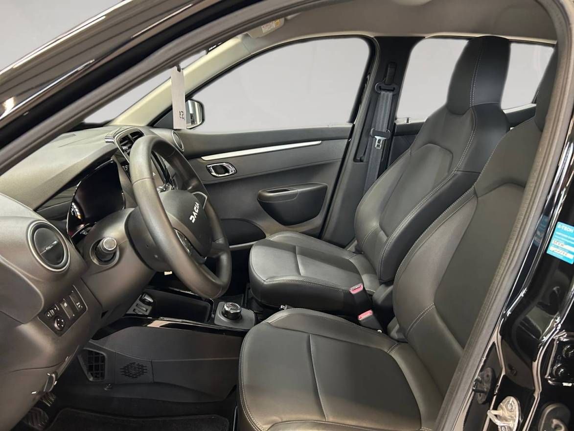 Fahrzeugabbildung Dacia Spring Essential CCS- Anschluss