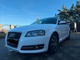Audi A3 8P Sportback 2.0 TDI - Audi A3 aus 2012 mit Diesel-Antrieb: Kombi