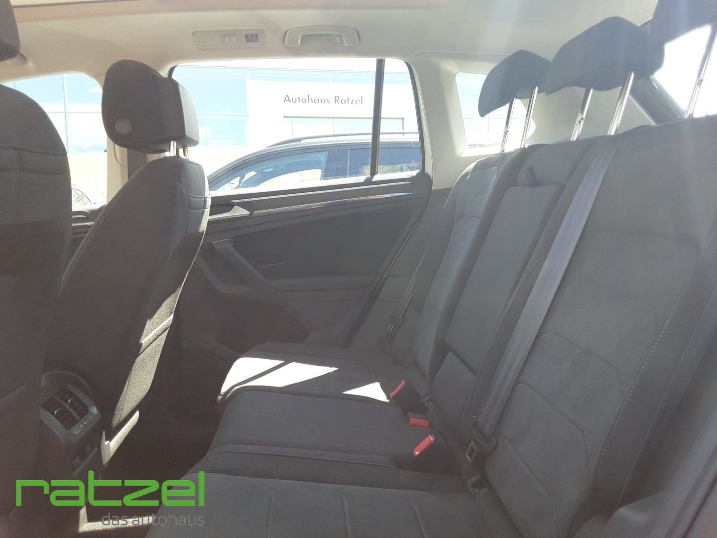 Fahrzeugabbildung Volkswagen Tiguan 4Motion Elegance 2.0 TDI 7-Gang-DSG