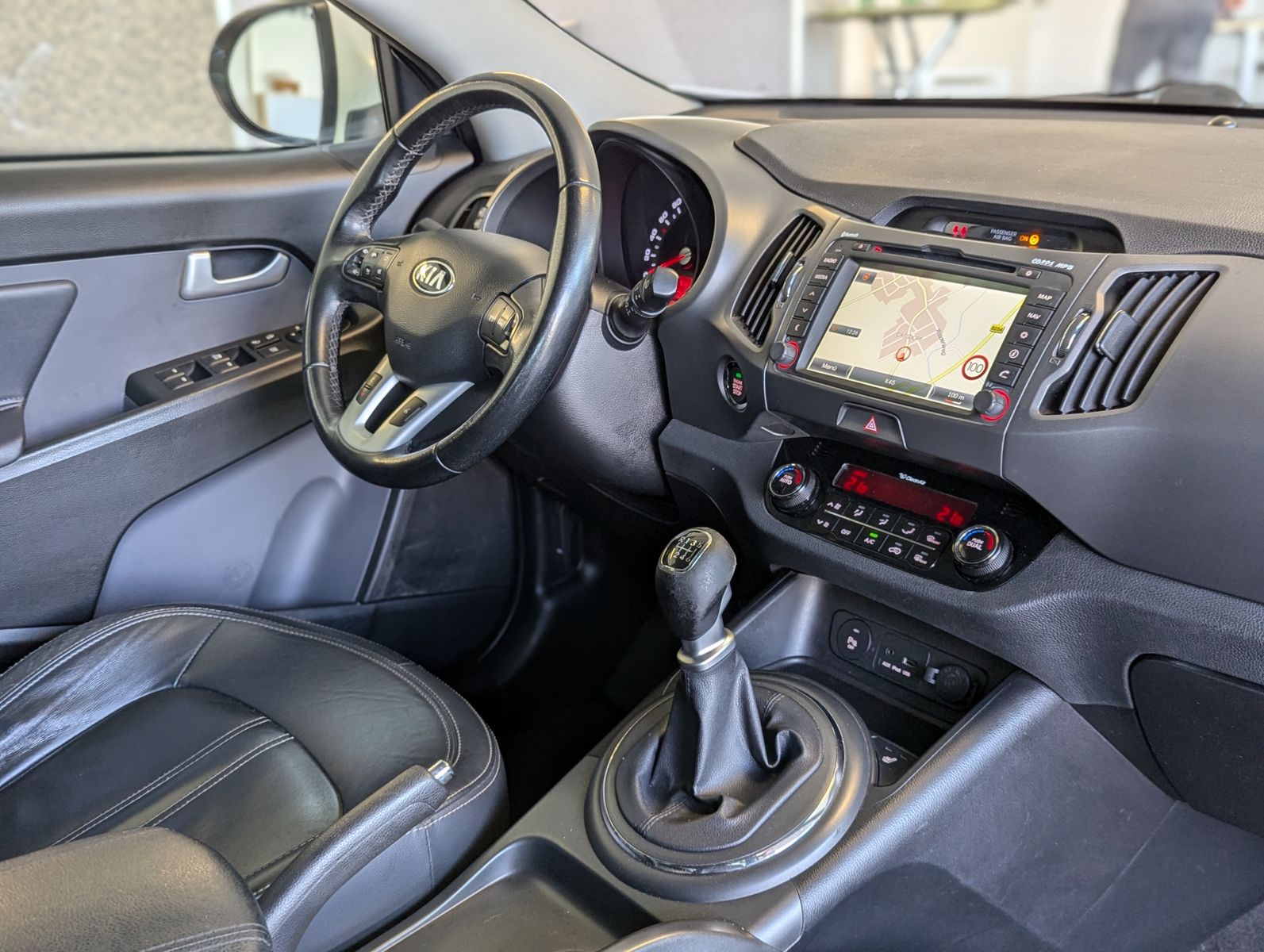 KIA Sportage 2.0CRDi 4WD FIFA Leder Kamera AHK 18" - Image 12