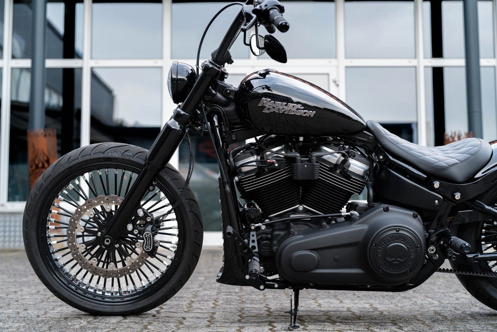 Fahrzeugabbildung Harley-Davidson FXBB STREET BOB SOFTAIL - MCJ - BIG SPOKE -