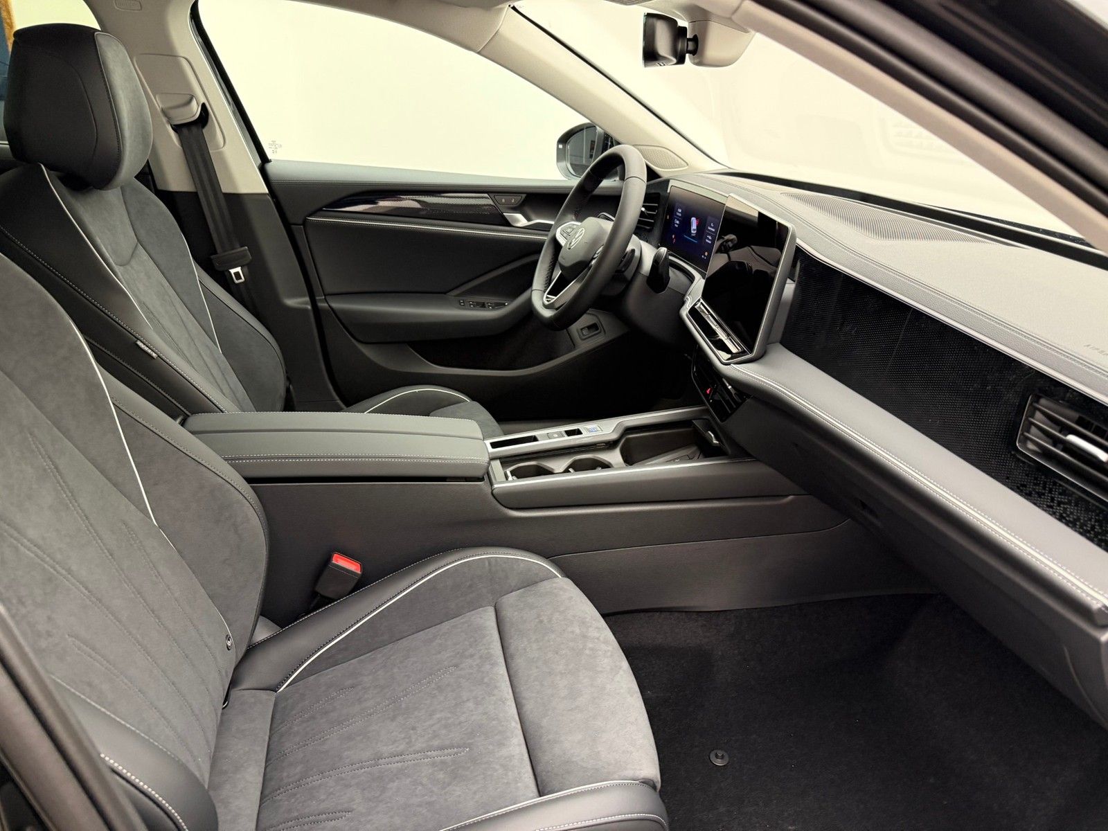 Volkswagen Passat Variant TDI DSG Business IQ.17HeadUp AHK imagem 3