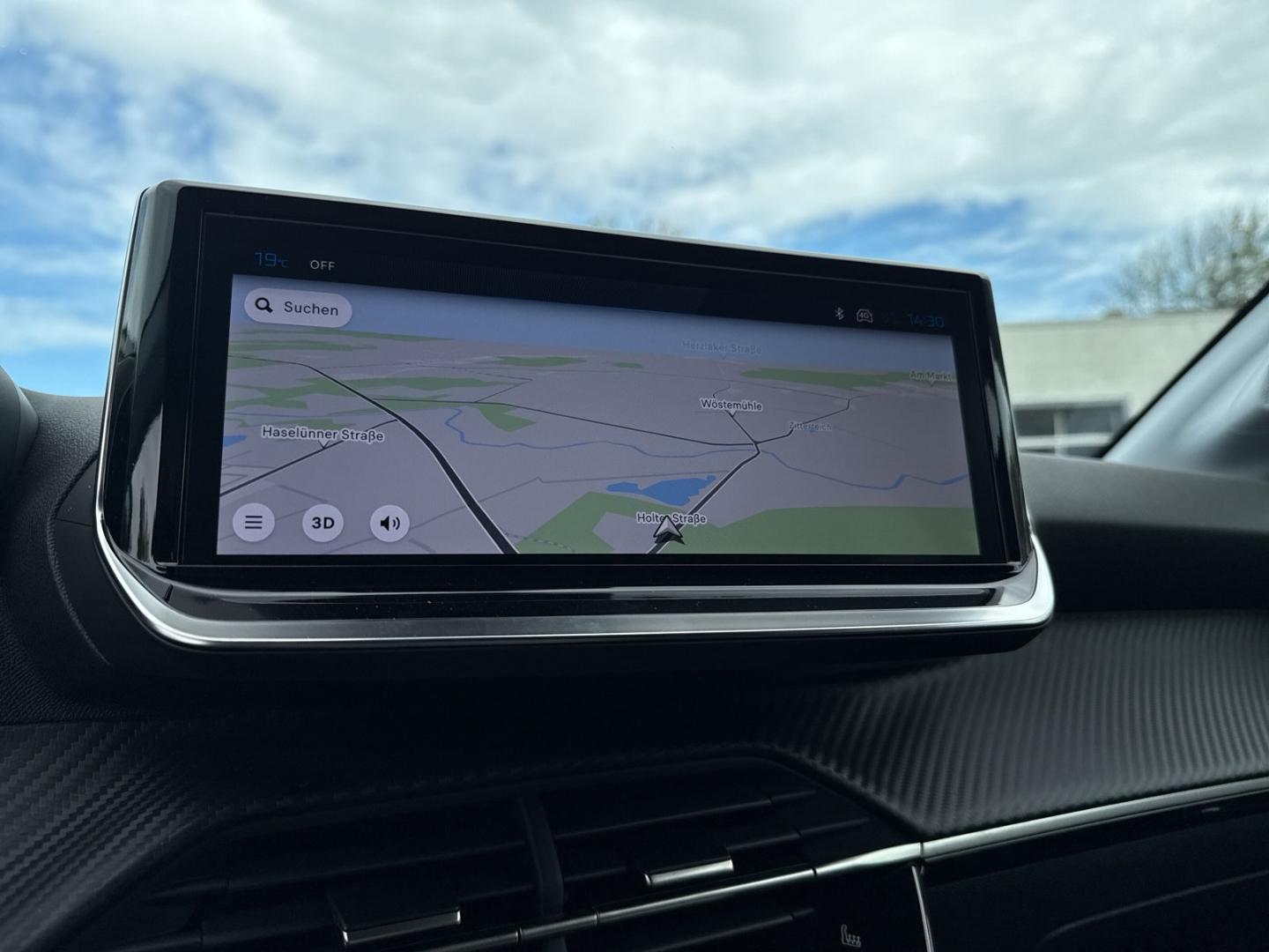 Peugeot 208 Hybrid Allure 81kW AT Sicht-Navigations-Pake