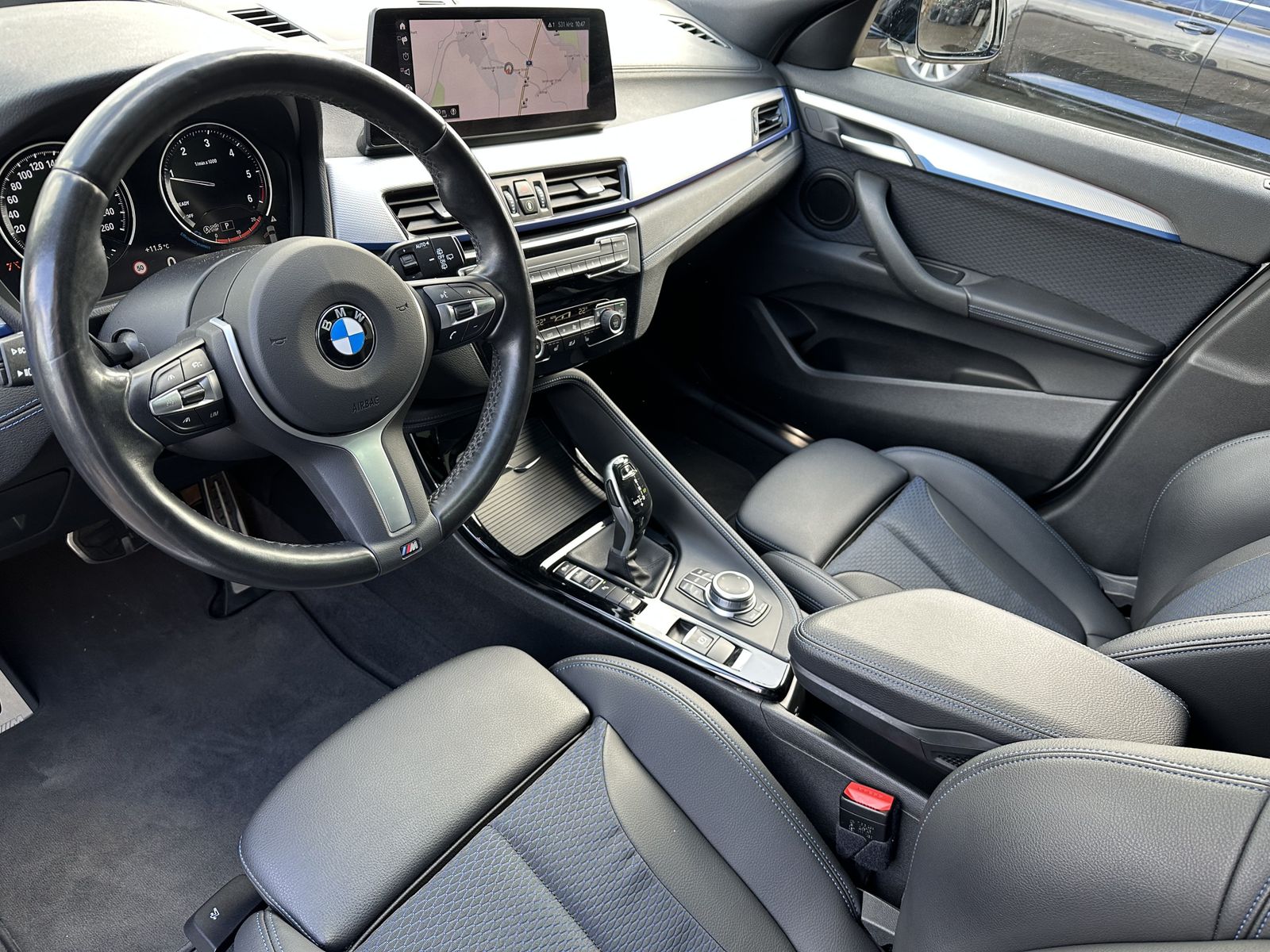 Fahrzeugabbildung BMW X2 xDrive20d M-Sport NAV+LED+AHK+PANO+KAM+19ZOLL