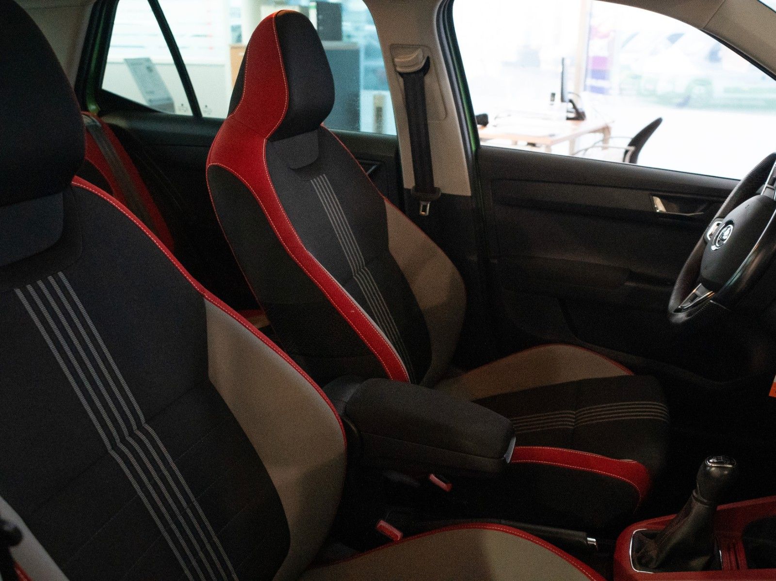 Fahrzeugabbildung SKODA Fabia Monte Carlo SHZ/BLUETOOTH/PDC HINTEN/KLIMA