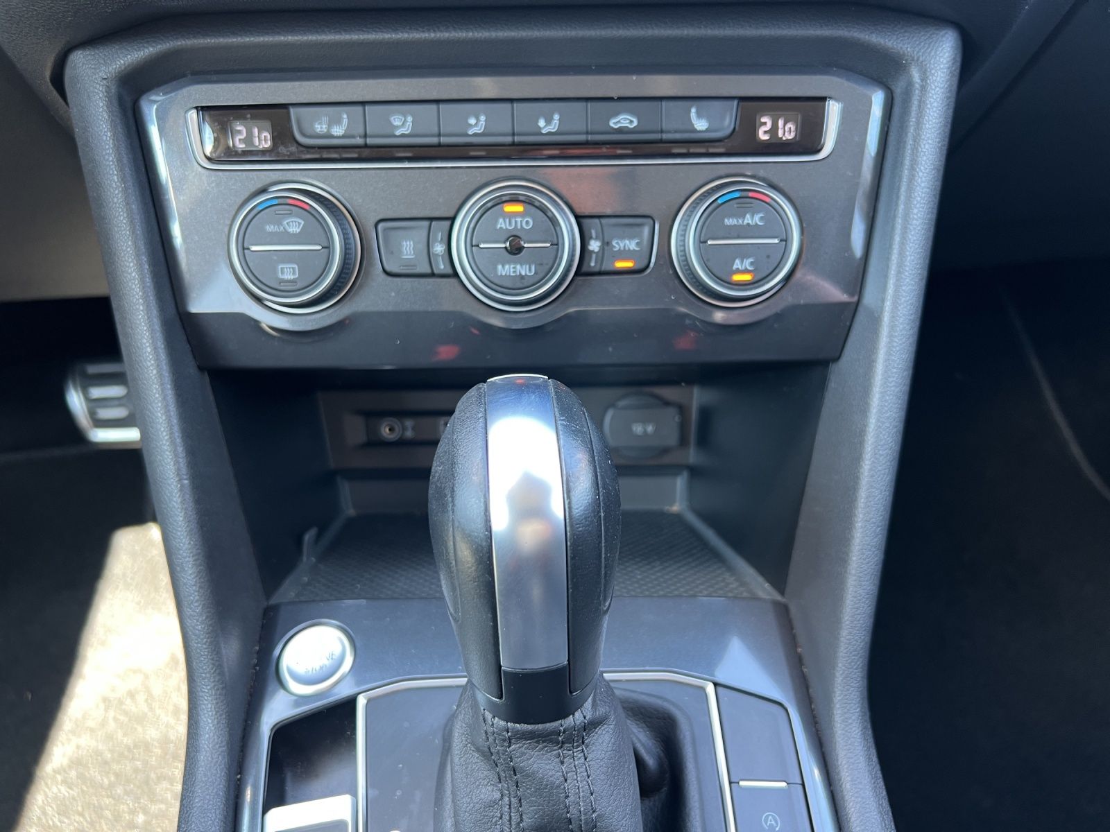 Fahrzeugabbildung Volkswagen Tiguan Allspace TDI Highline 4M DSG LED  ACC DCC