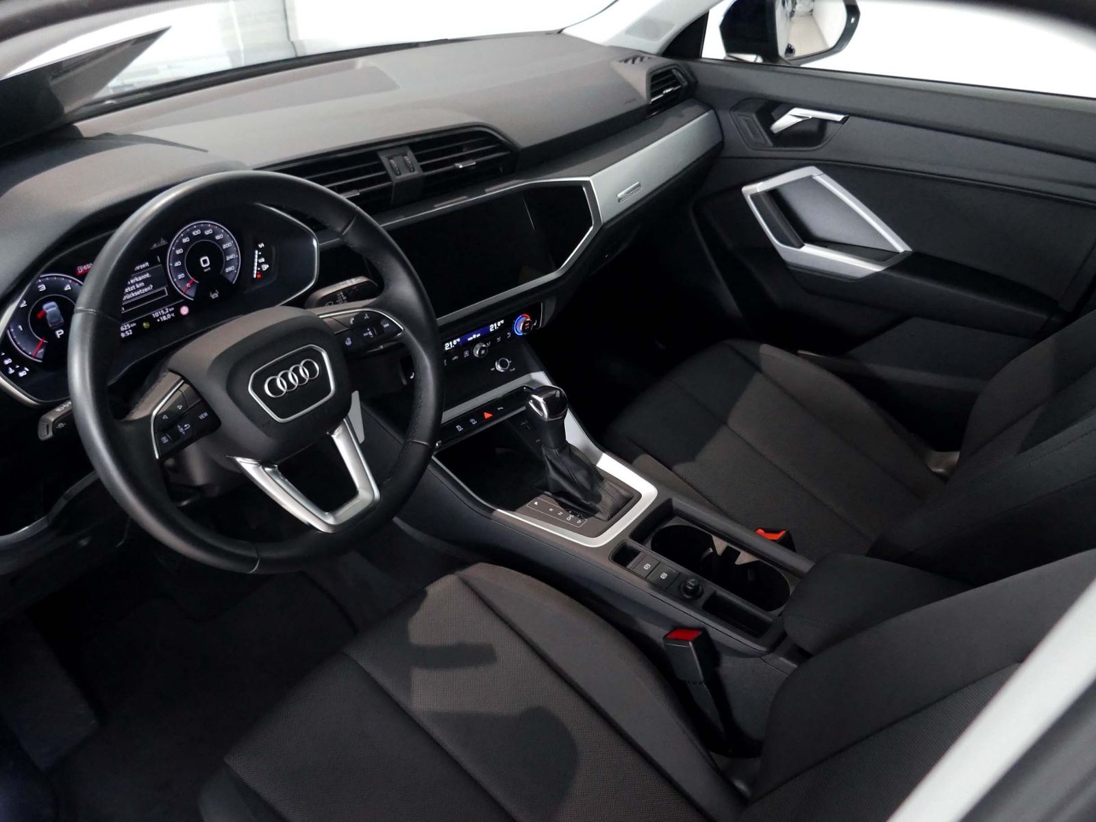 Fahrzeugabbildung Audi Q3  Advanced 35 TDI S-Tronic | LED AHK RFK