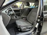 Volkswagen Passat DSG Navi LED Business ACC CAM AssystS TÜV - VW Passat Gebrauchtwagen in Wiesbaden