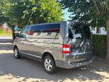 Volkswagen T5 Caravelle 8 Sitze, TÜV neu, Allwetter - graue Volkswagen T5 Caravelle