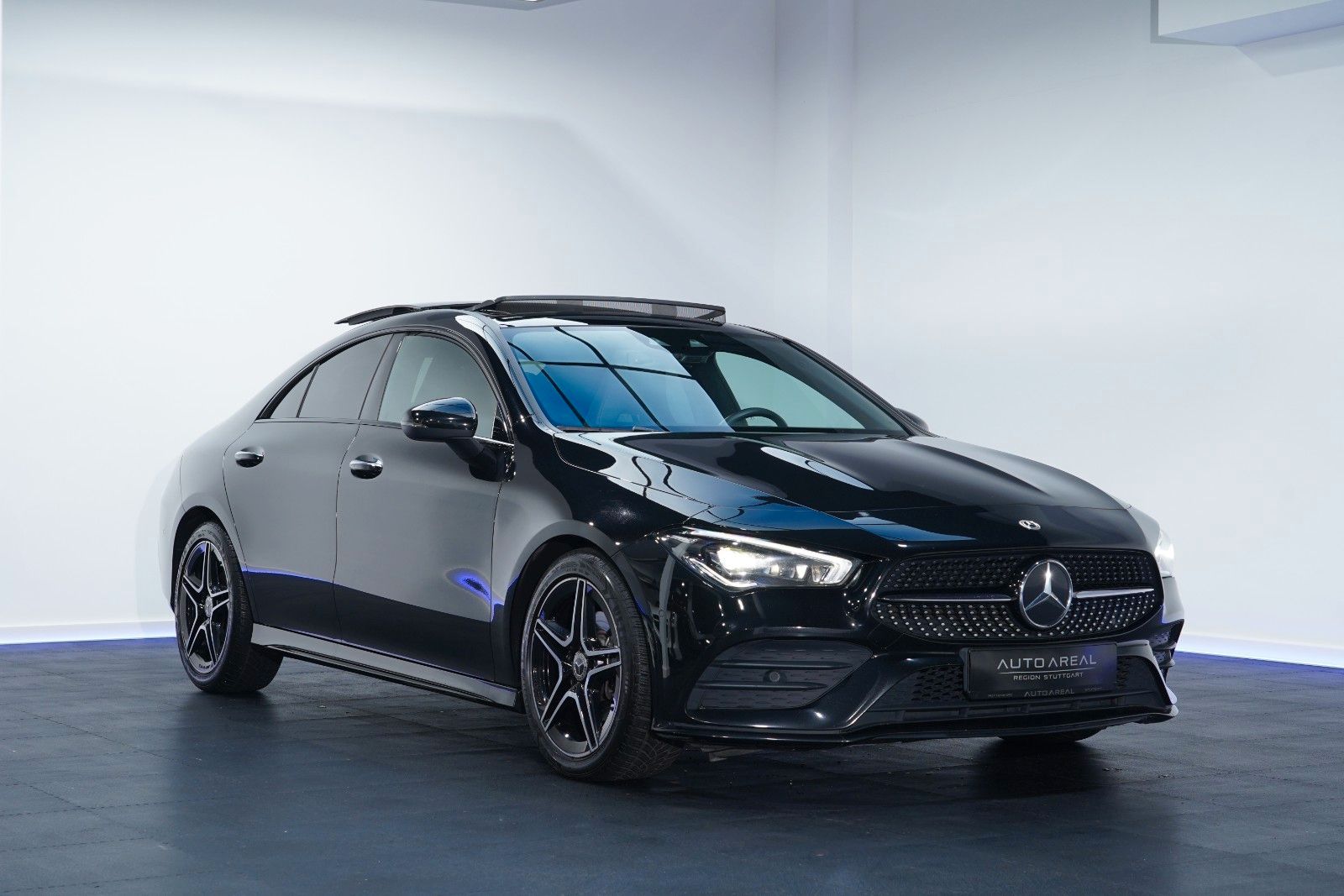 MERCEDES-BENZ CLA 180 d Coupé 3xAMG/PANO/MEMORY/MBEAM/KEYLESS