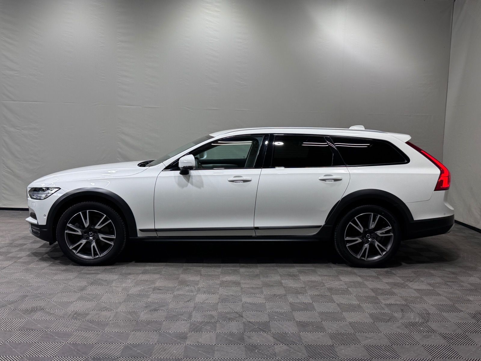 Volvo V90 Cross Country Pro D5 AWD | AHK LED NAVI 360° foto 3