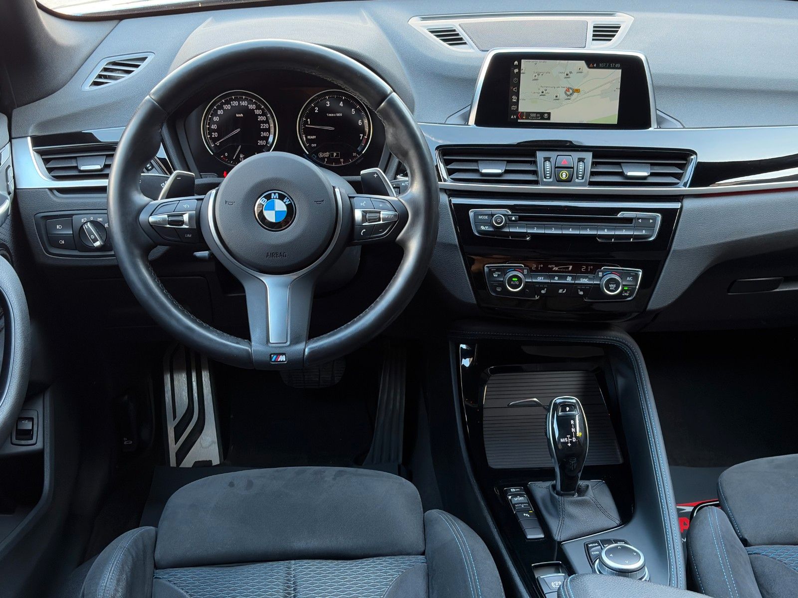 Fahrzeugabbildung BMW X1 sDrive20i M Sport Shadow LED Temp PDC