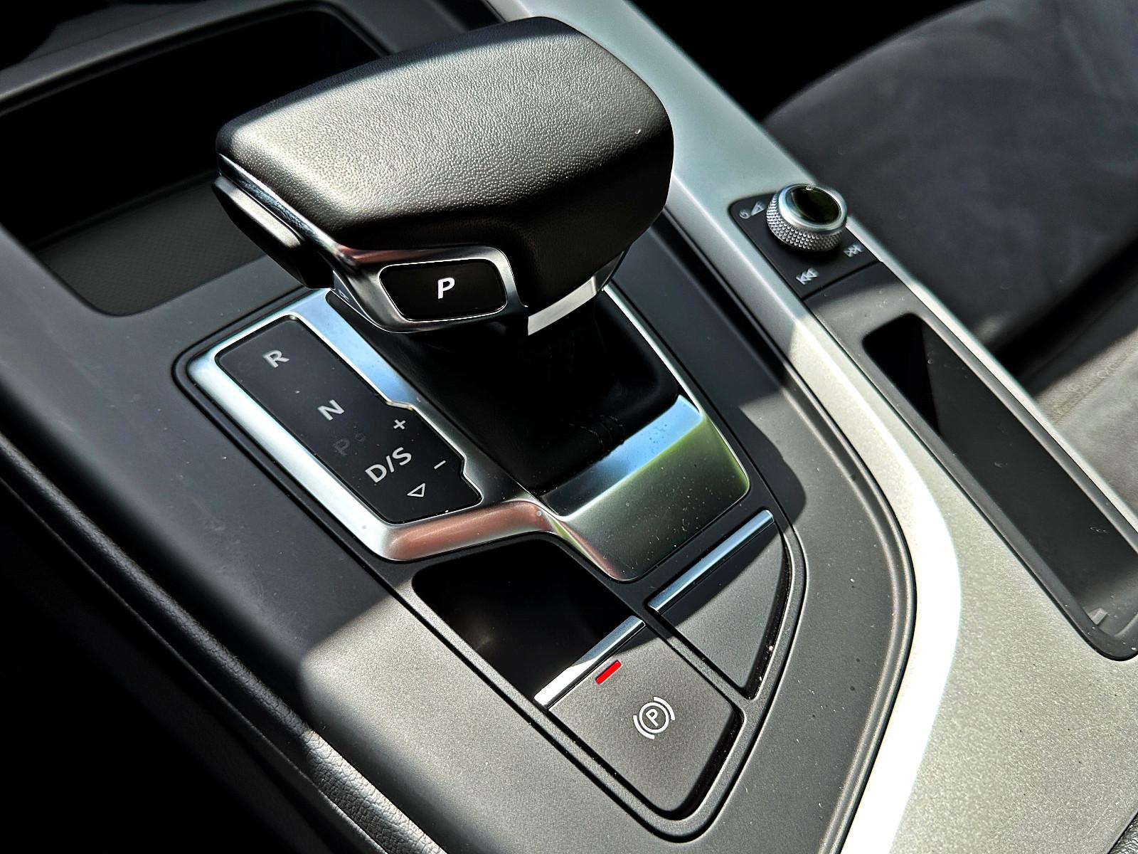 Audi A4 Avant 45TFSI qu S LINE COMP. PANO AHK MATRIX, миниатюра 18