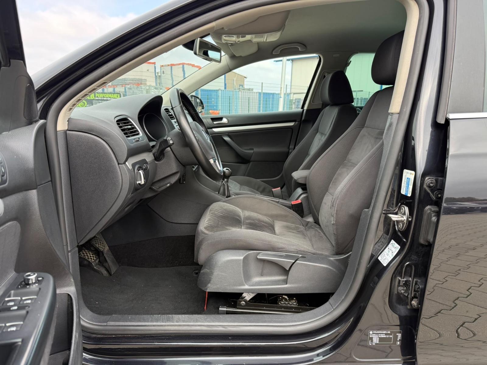 Volkswagen Golf 2010 — photo 11
