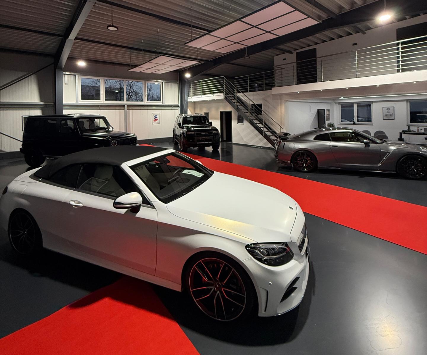 showroom-image-top
