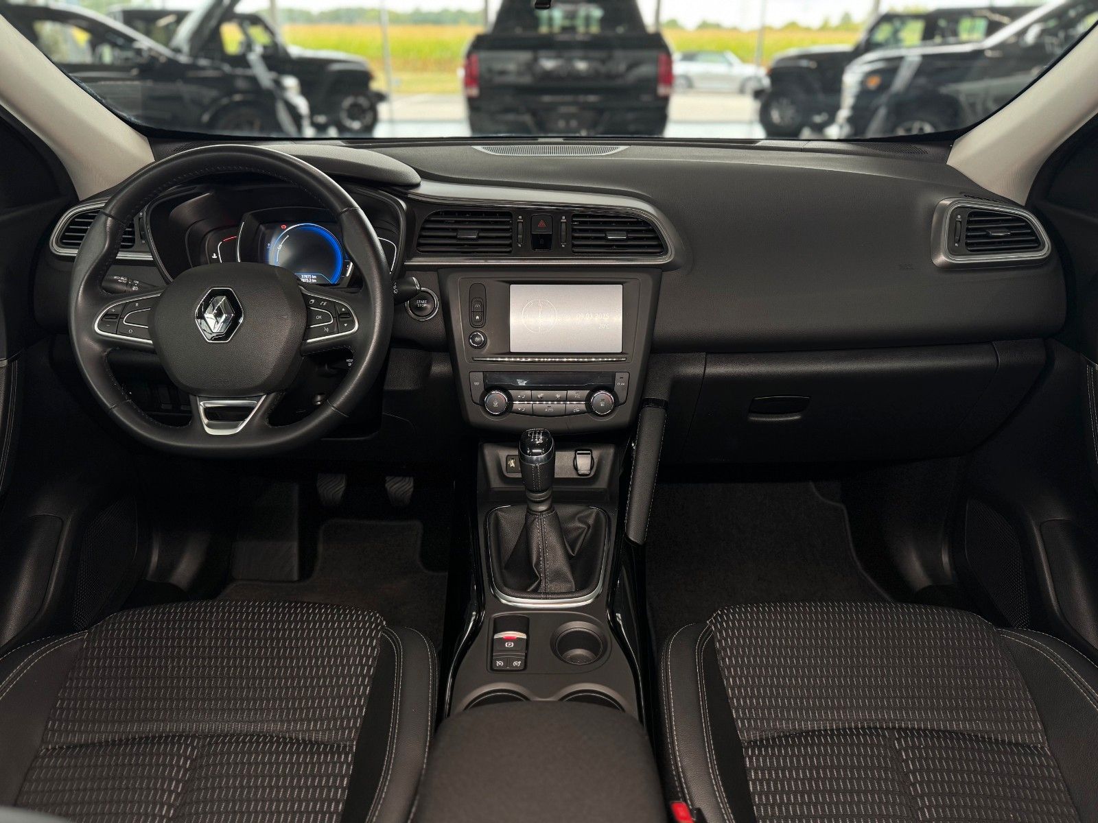 Fahrzeugabbildung Renault Kadjar 1.3 TCe 140 Limited "AHK Kamera DeLuxe"
