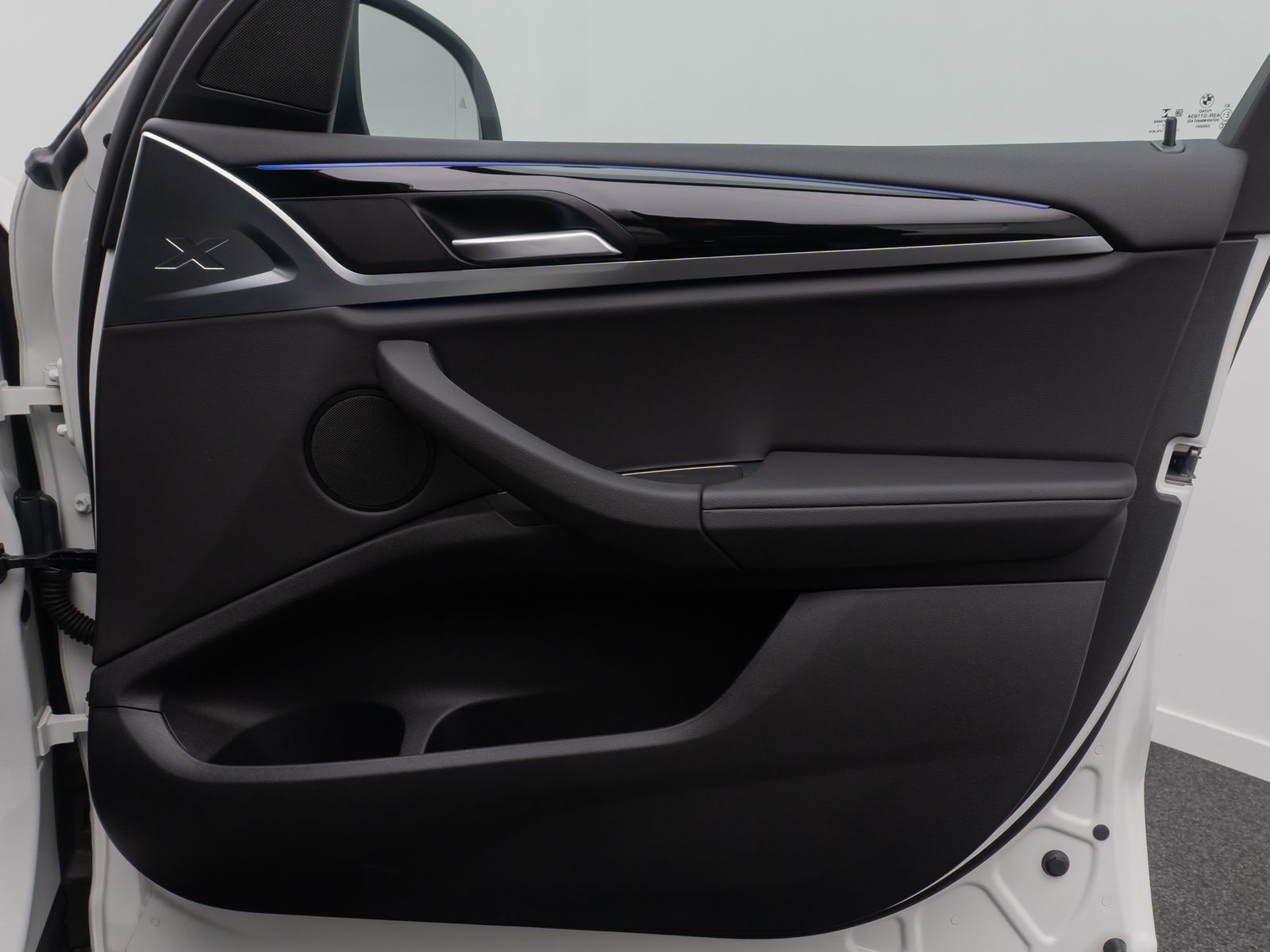 Fahrzeugabbildung BMW X3 xD20i Kamera DAB Laser HiFi Komfort Sport 18"