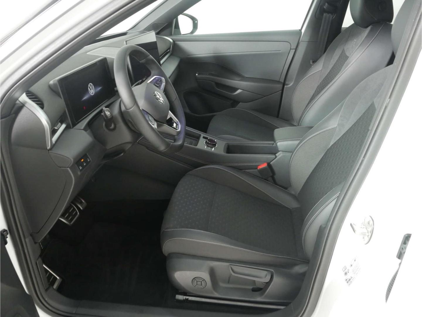 Volkswagen T-Roc 1.5 eTSI R-Line DSG NAV/LED/RFK/keyless, миниатюра 11