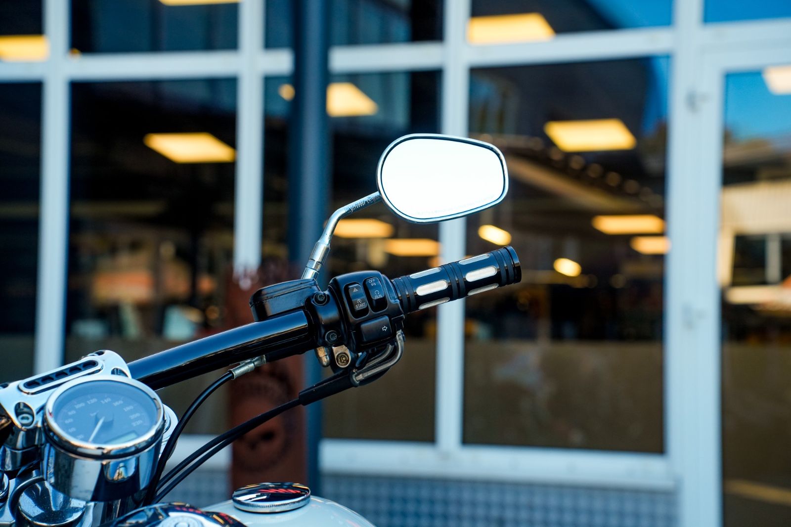 Fahrzeugabbildung Harley-Davidson FXSB Breakout 103 cui - Remus - Screamin' Eagle