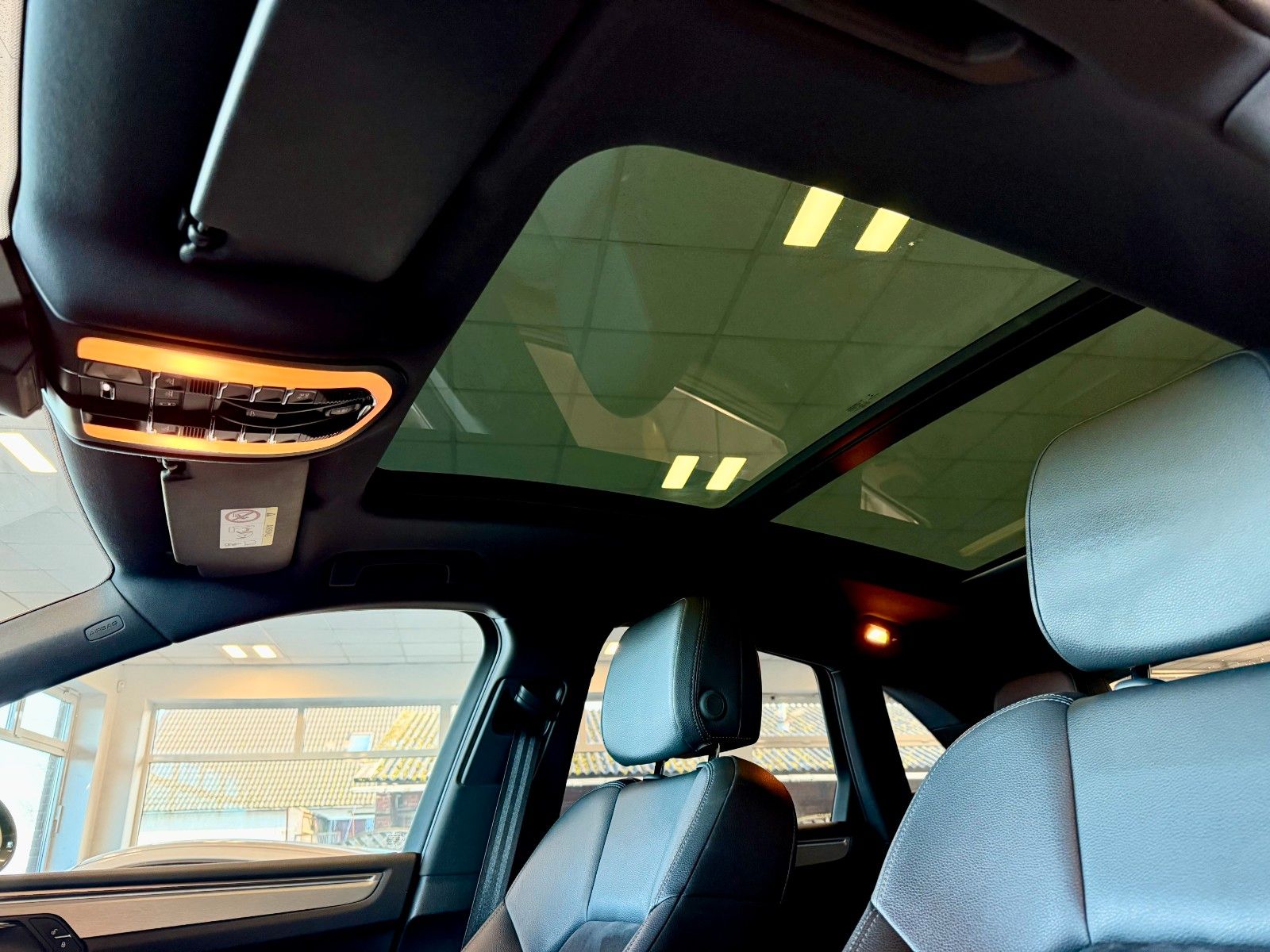 Fahrzeugabbildung Porsche Macan S Panorama, BOSE, DAB, Sportabgasanlage