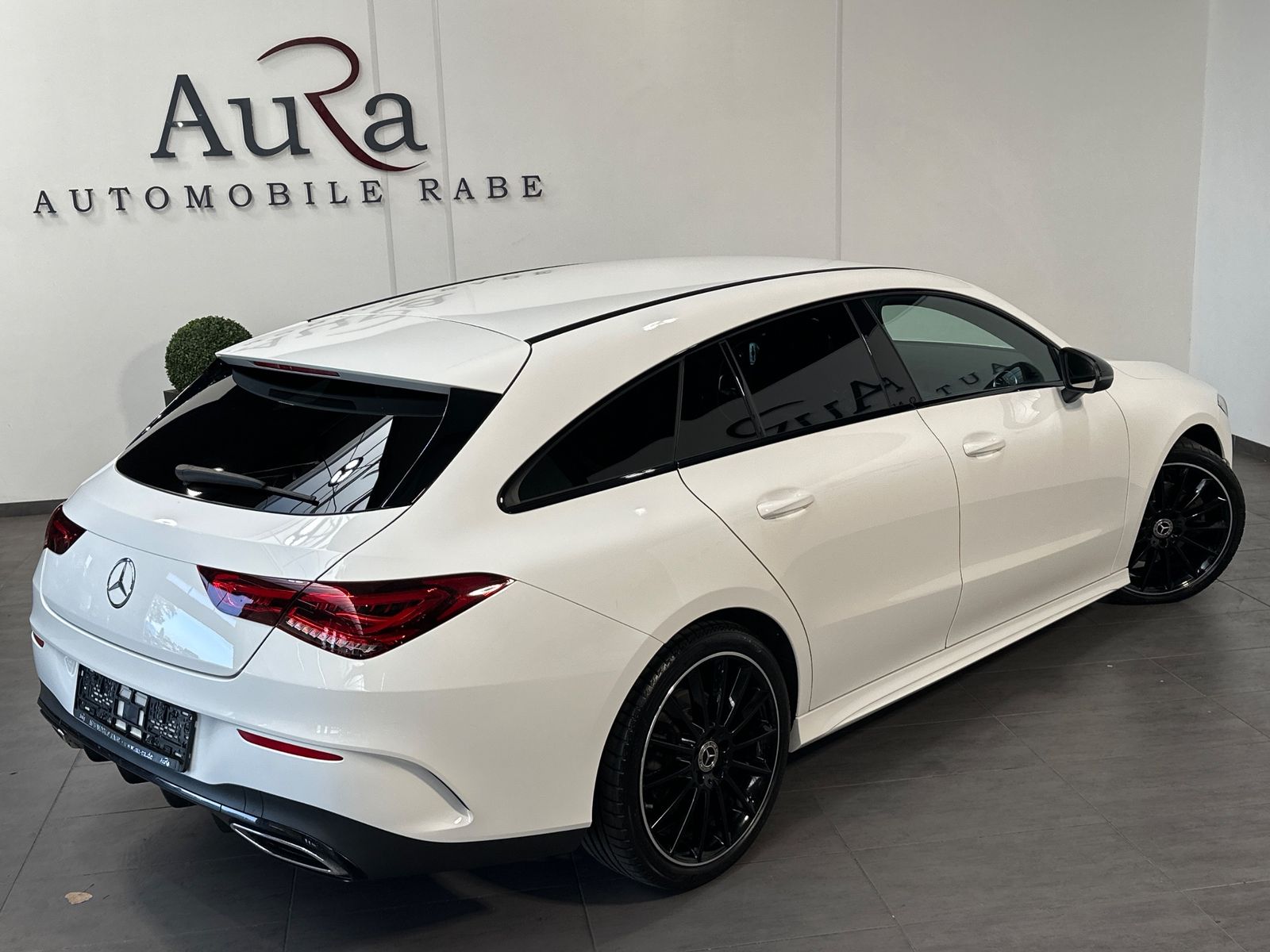 Fahrzeugabbildung Mercedes-Benz CLA 220 Shooting Brake d AMG Line Night-Paket