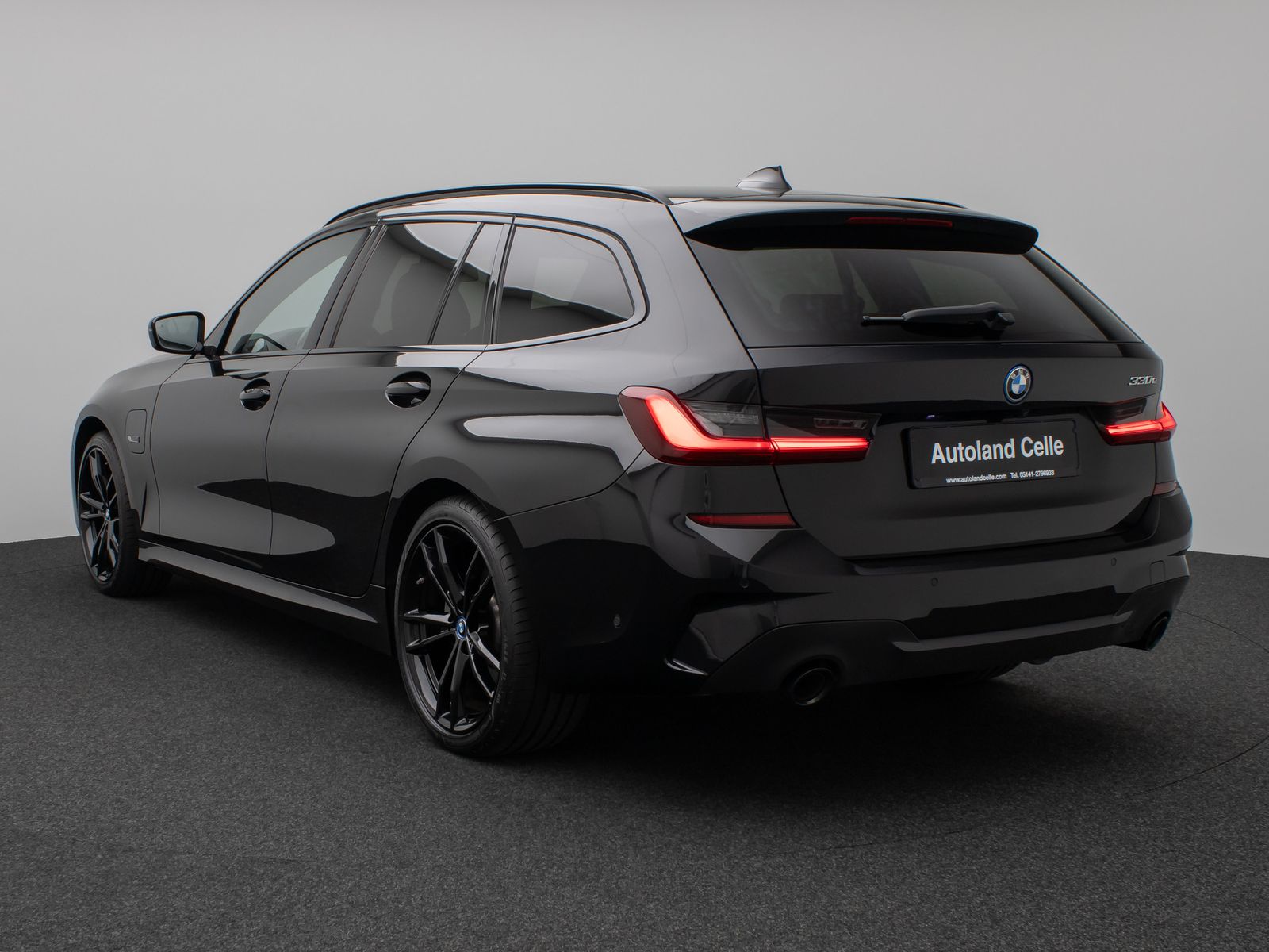 Fahrzeugabbildung BMW 330e M Sport Panorama Laser Kamera HUD DAB HiFi