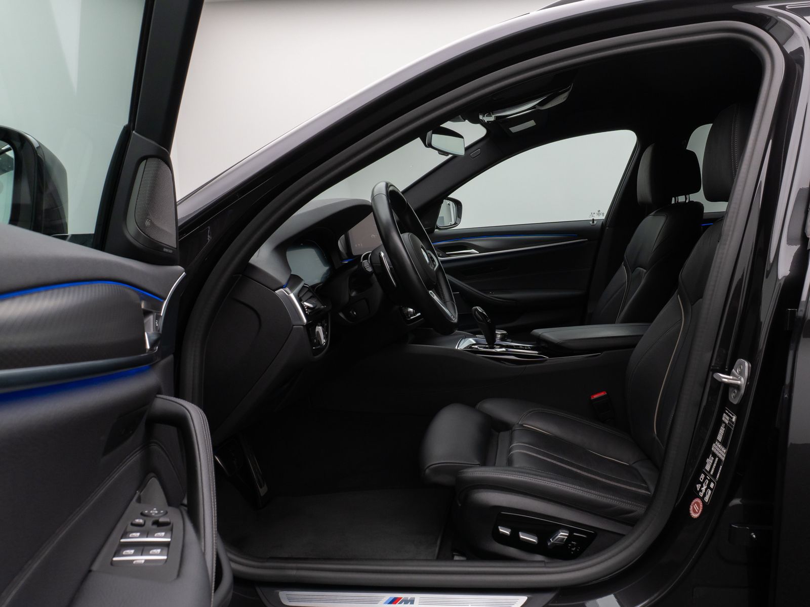 Fahrzeugabbildung BMW 540d xD M Sport Pro Kamera HUD DAB H/K AHK Alarm