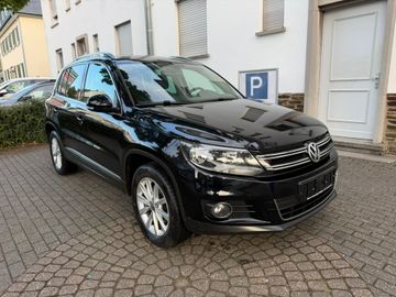 Volkswagen Tiguan - 1