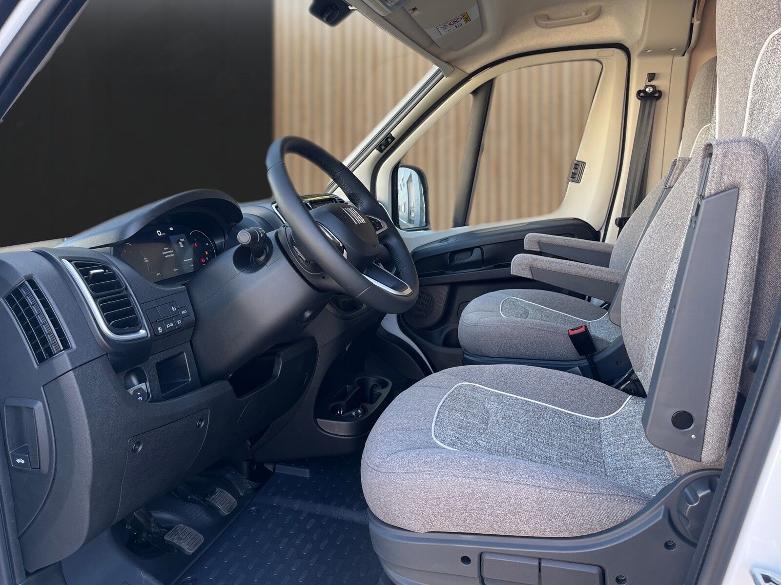 Fahrzeugabbildung Malibu Van comfort 600 DB Klimaautomatik, Radio DAB,