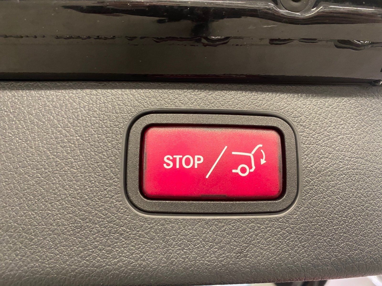 Fahrzeugabbildung Mercedes-Benz C 200 T AMG*Totwink*Kamera*LED*Ambiente*Car-Play
