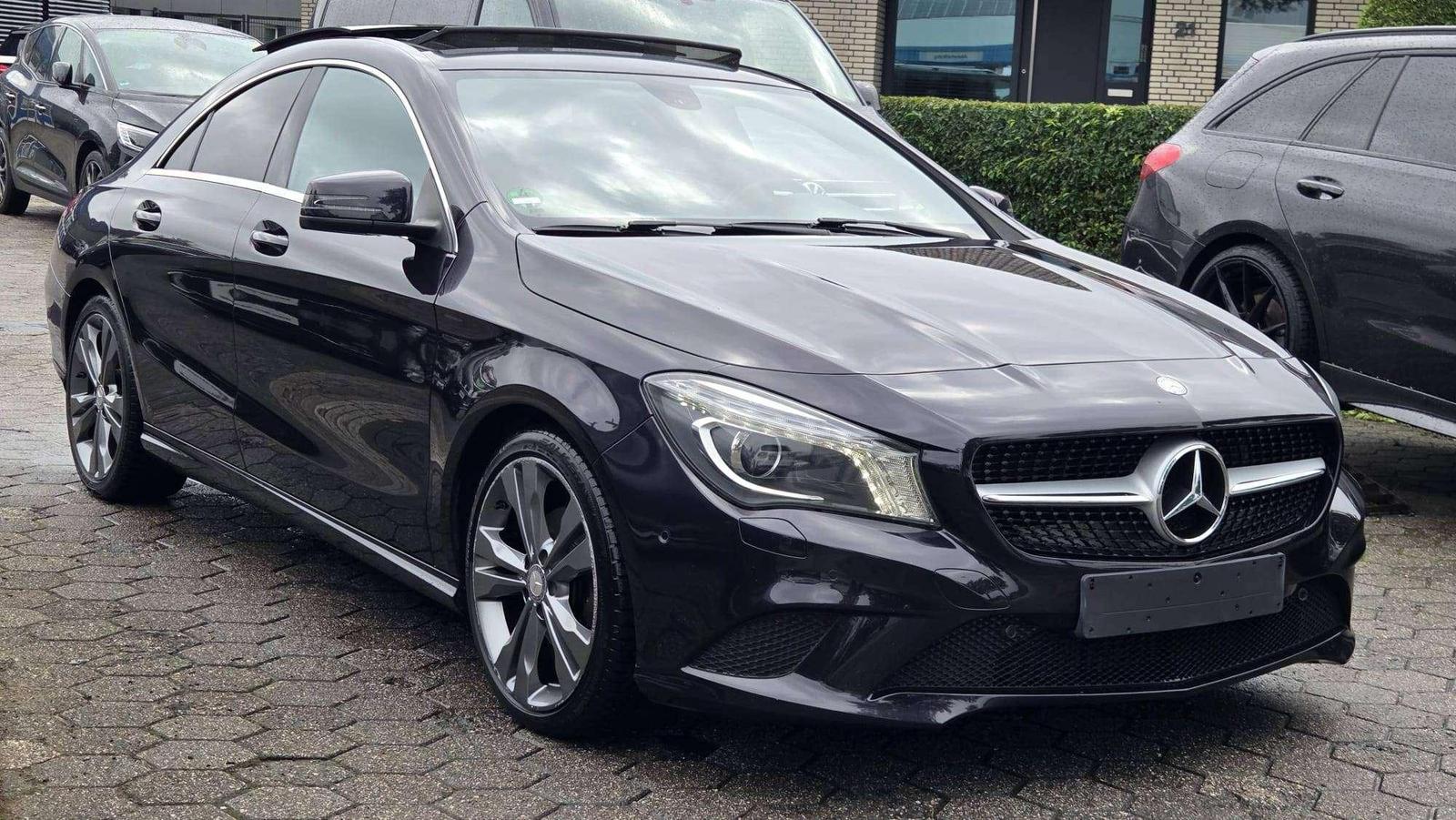 Mercedes-Benz CLA 200 CLA 200 COUPE Panorama Xenon Automatik
