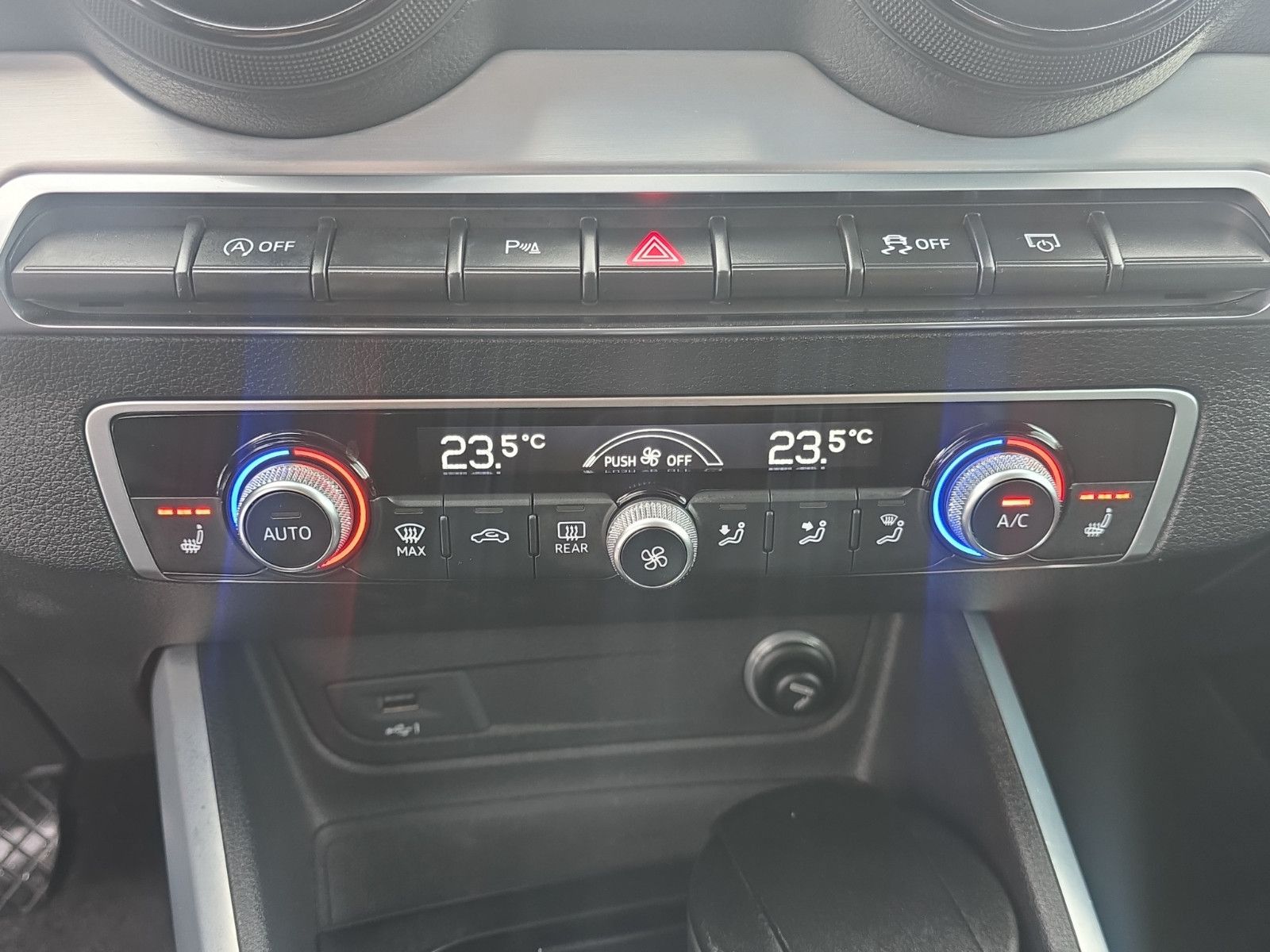 Fahrzeugabbildung Audi Q2 sport ultra  KLIMA PDC SHZ KAMERA SPURASISTEN