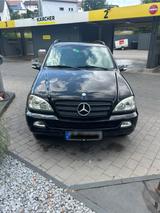 Mercedes-Benz Mercedes Ml 350 - Mercedes-Benz ML 350 aus 2004