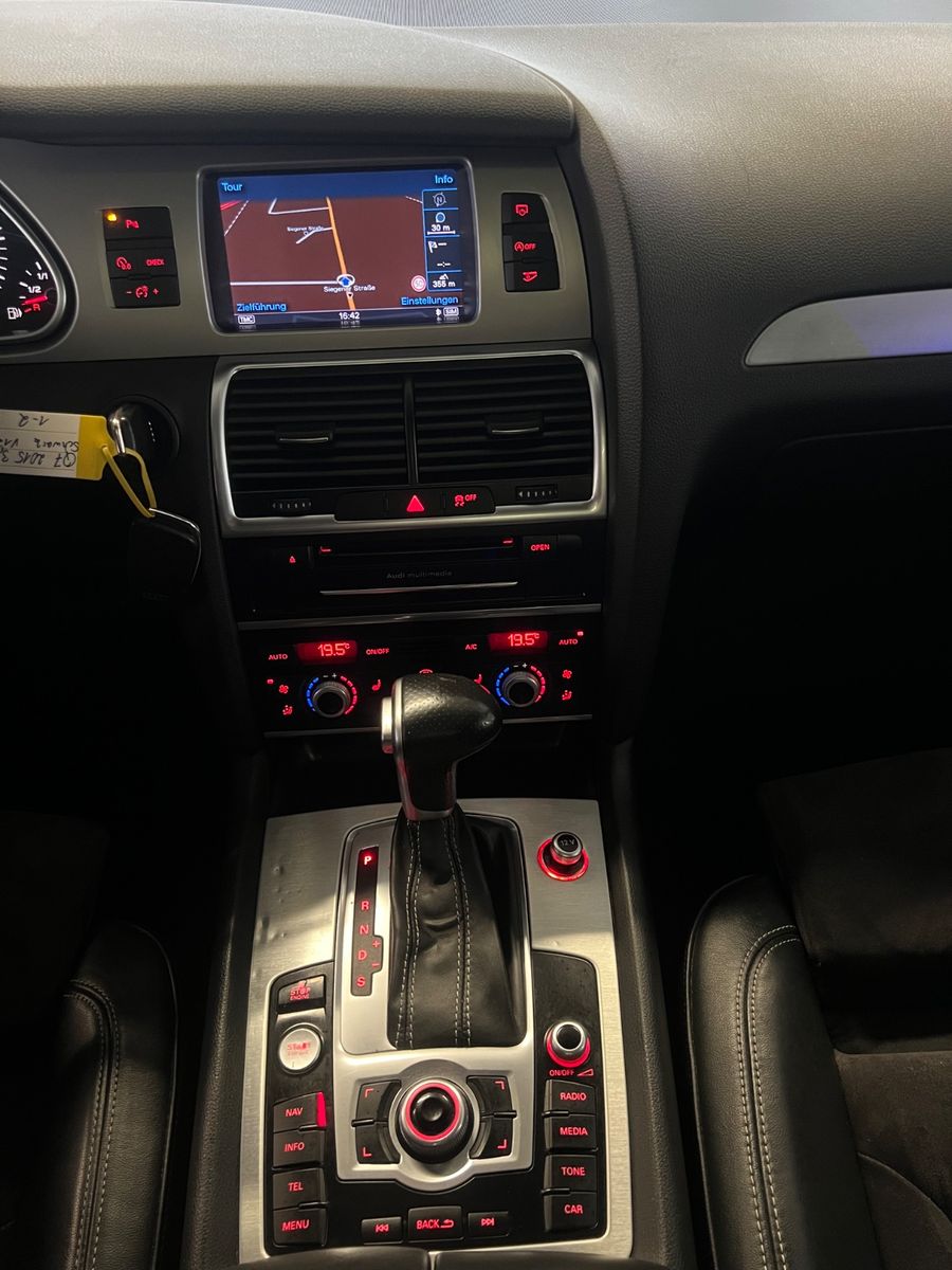 Fahrzeugabbildung Audi Q7 3.0 TDI  quattro S line V12 Paket *7.SITZER*