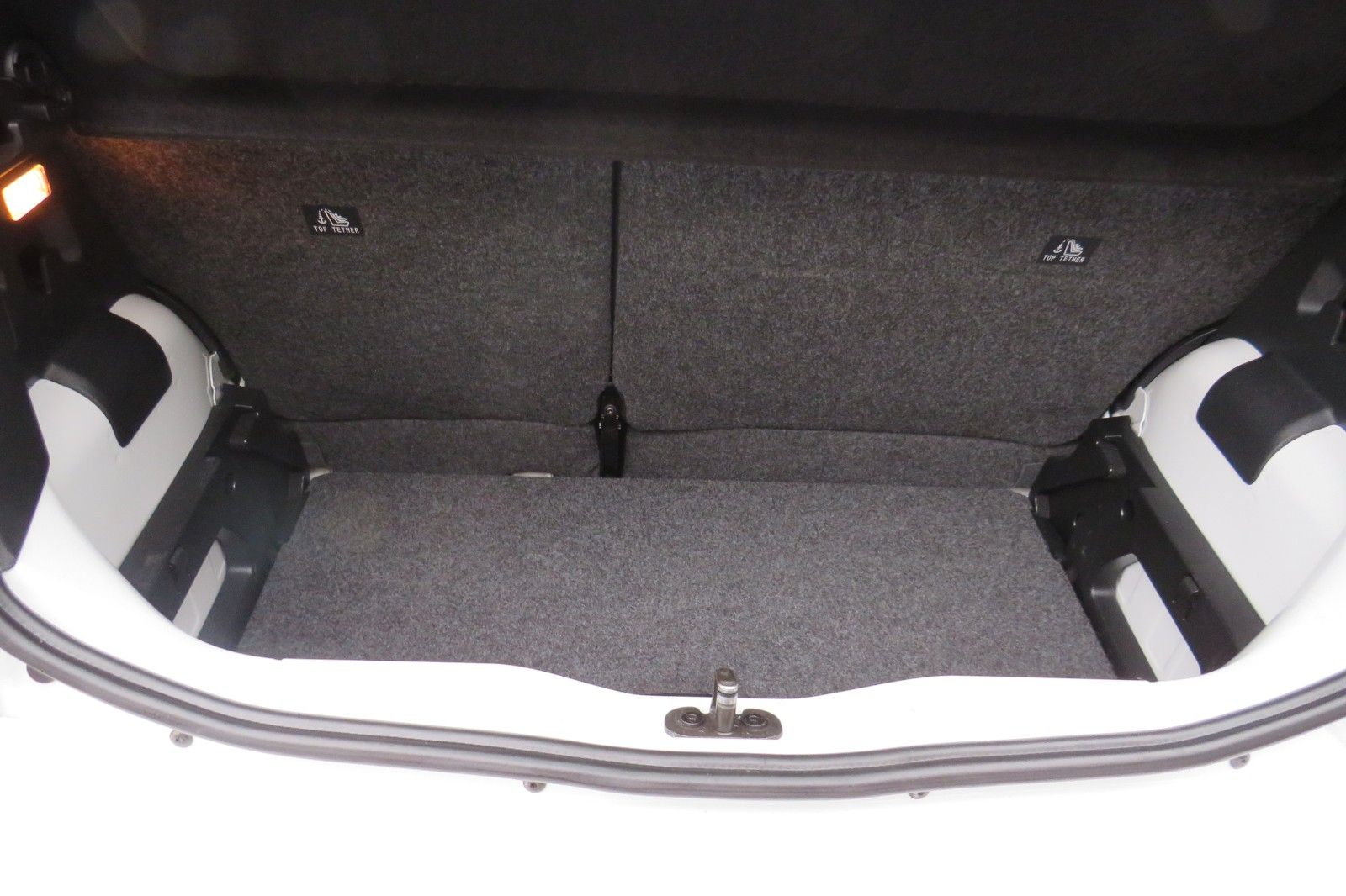 Fahrzeugabbildung Volkswagen up! KLIMA TELVOR MAPS&MORE TELVOR. 1.HD