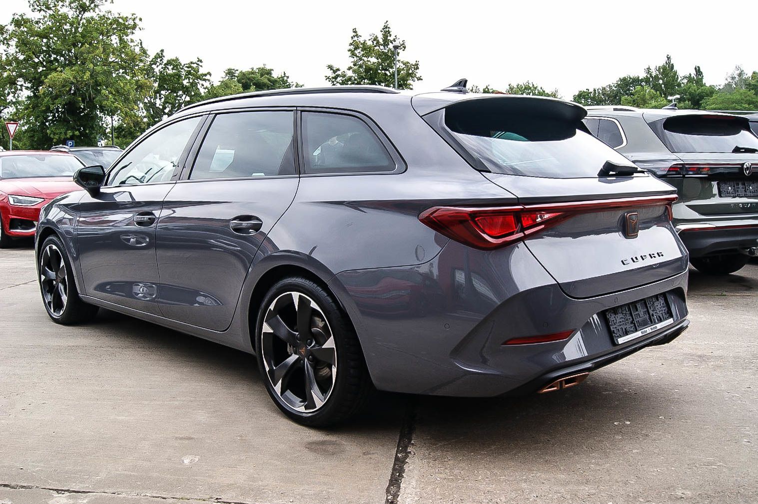 Fahrzeugabbildung CUPRA Leon Sportstourer e-Hybrid PANORAMA CARPLAY ACC