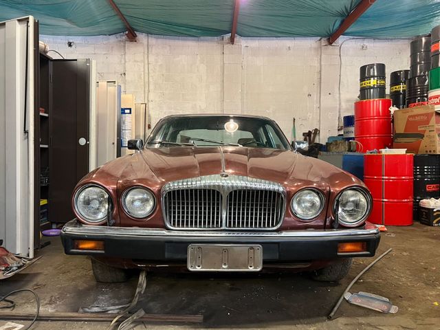 Jaguar XJ12 DAIMLER DOUBLESIX 5.3 V12 79000KM