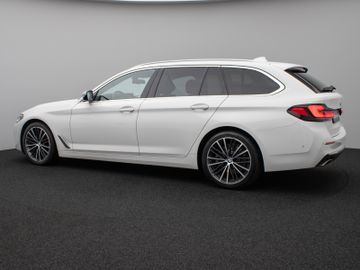 Fahrzeugabbildung BMW 520d Luxury Line Kamera HUD DAB AHK Alarm 19Zoll
