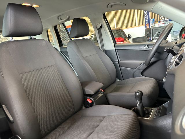 Volkswagen Tiguan *NAV*TEMPO*2-ZONEN*SitzHZ*PCD*TÜV 527*
