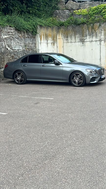 Image of Mercedes-Benz E 220