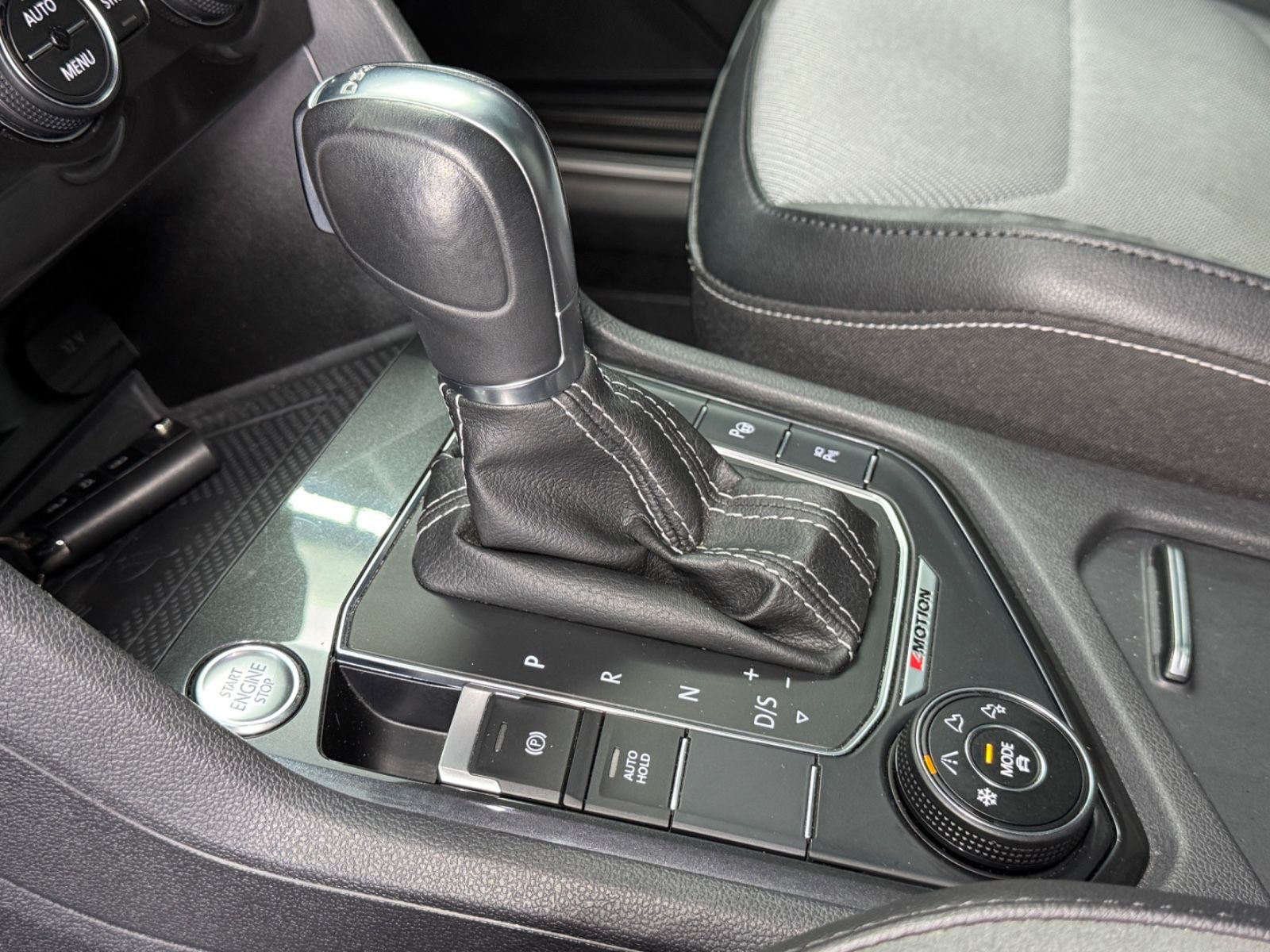 Fahrzeugabbildung Volkswagen Tiguan Allspace Highline 4Motion|R-LINE|PANO|AHK