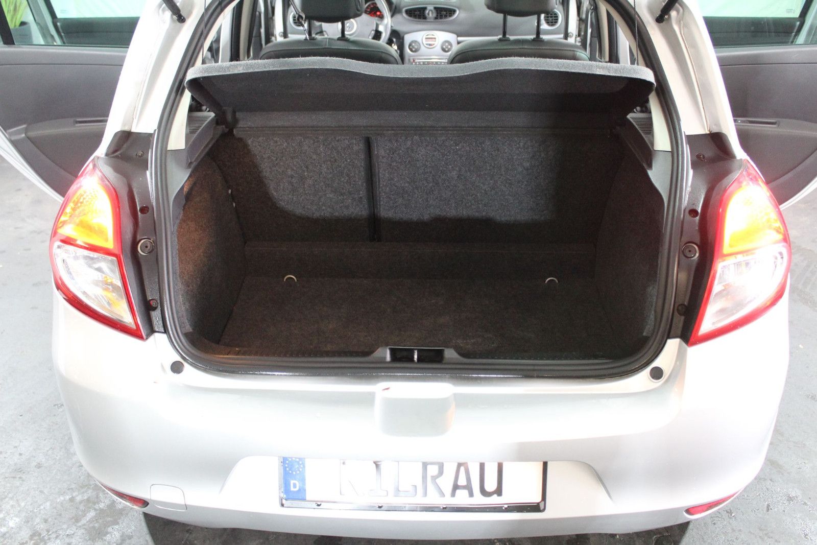RENAULT Clio III Luxe Navi Tempomat Alufelgen Shz Teille