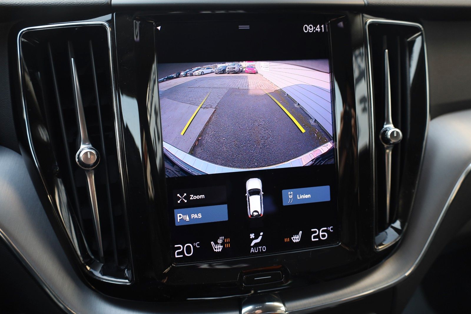 Fahrzeugabbildung Volvo XC60 D4 MomentumPro,Leder,Navi,LED,Kamera,SH,PDC